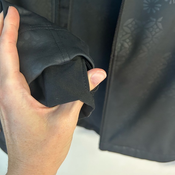 Brooks | Running Jacket - Picture 5 of 9